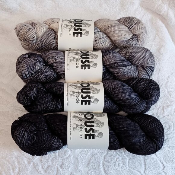 NWT RARE LE House of A La Mode Sport Yarn Set - 6 skeins - Black Heart F… - Picture 2 of 3